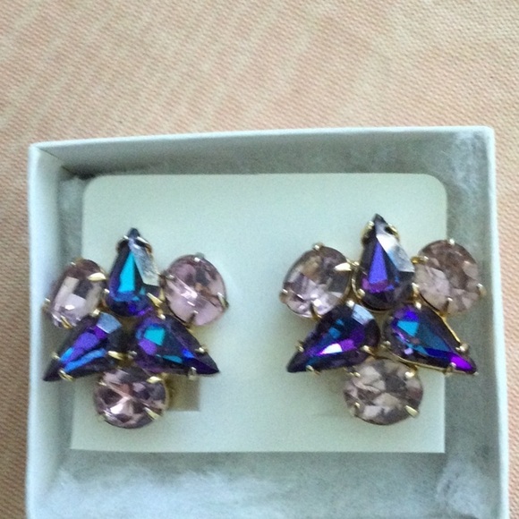 Vintage Iridescent Rhinestone Clip On’s - Picture 1 of 5